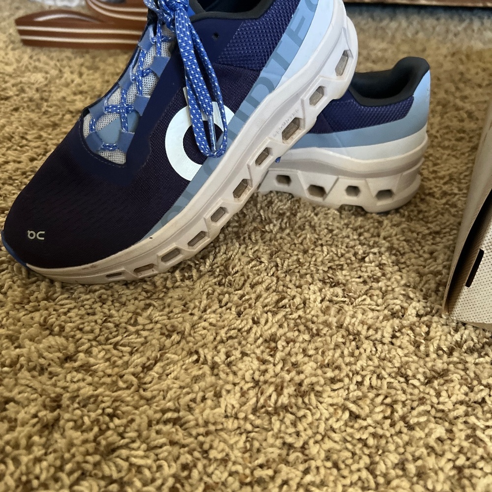 OC on cloud Cloudmaster running shoes